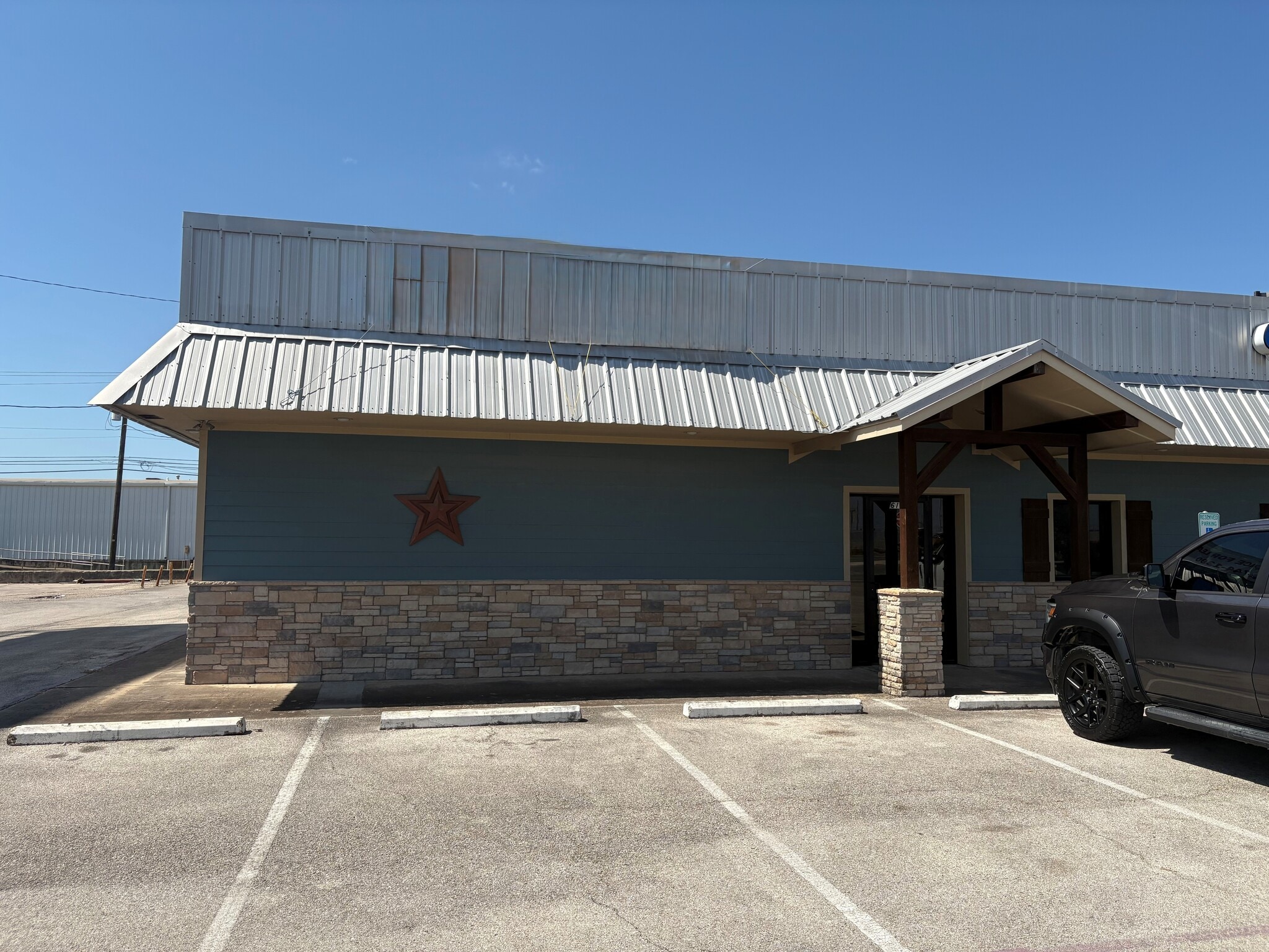 611 W Tx-340-loop, Woodway, TX for lease Building Photo- Image 1 of 9