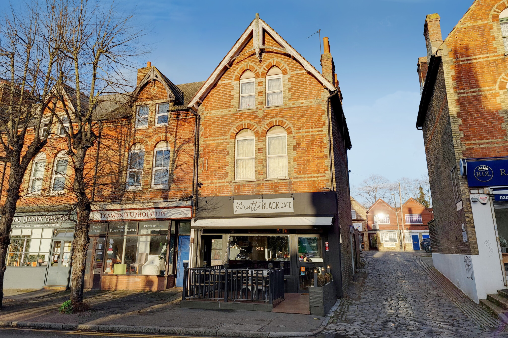 23 Manor Rd, Wallington for lease Primary Photo- Image 1 of 13