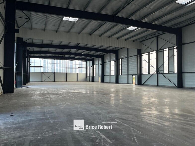 18 Rue Marcel Dassault, Genas for sale - Building Photo - Image 2 of 5