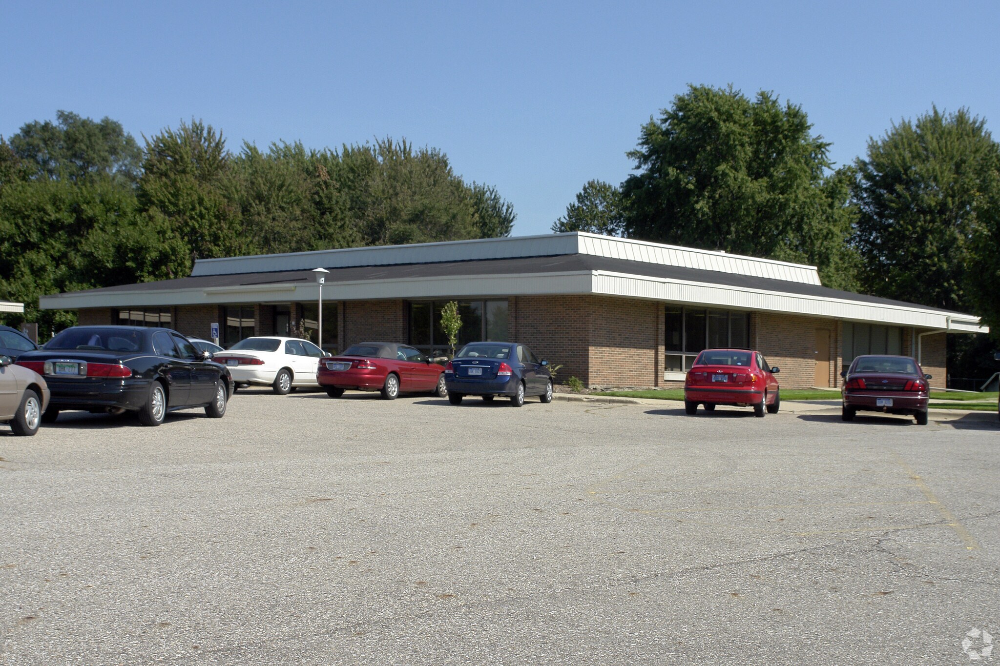 944 52nd St SE, Grand Rapids, MI for sale Primary Photo- Image 1 of 1