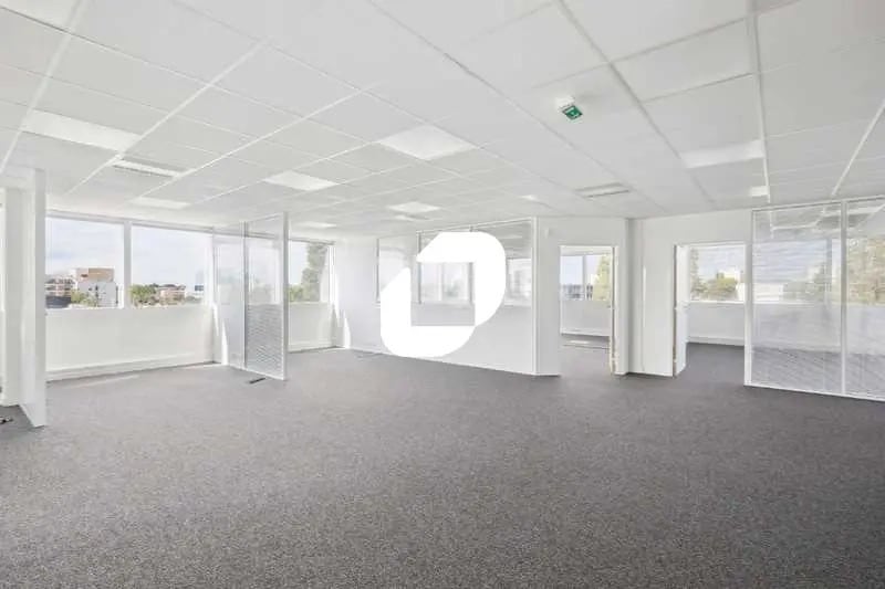 23 Avenue Louis Bréguet, Vélizy-Villacoublay for lease - Interior Photo - Image 2 of 12