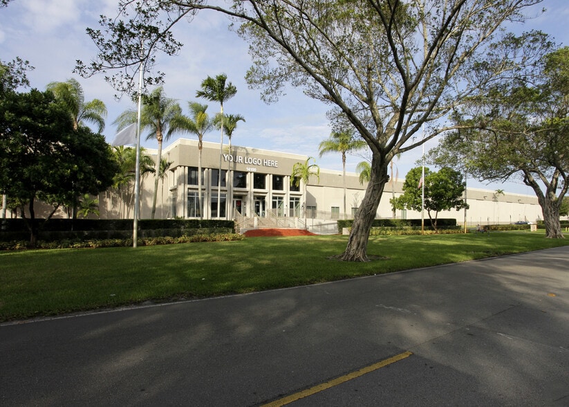 14100 NW 60th Ave, Miami Lakes, FL for lease - Building Photo - Image 1 of 6
