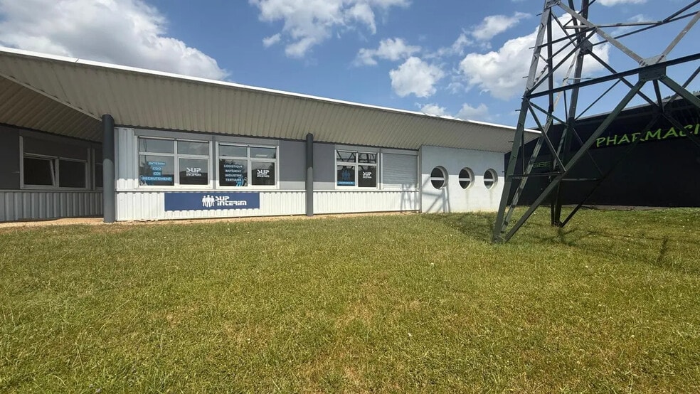 Office in Bourg-en-Bresse for lease - Building Photo - Image 1 of 3