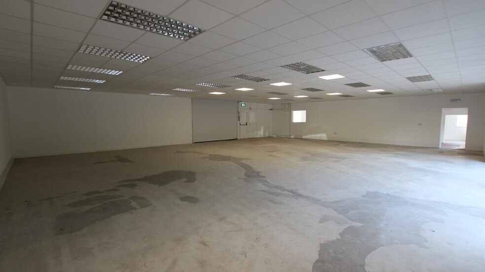 Mereside Rd, Mere for lease - Building Photo - Image 3 of 14