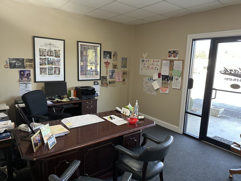 106 Bowling Ln, Dublin, GA for sale - Interior Photo - Image 2 of 20