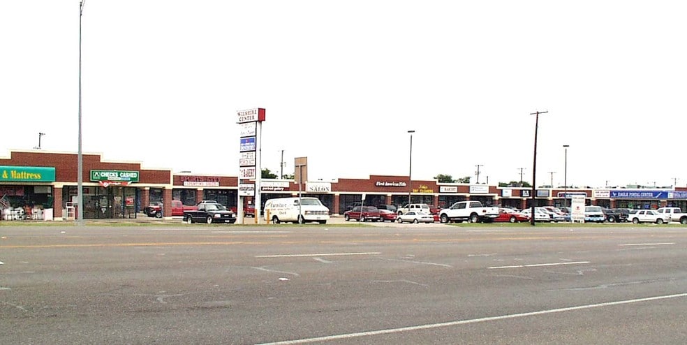 251 SW Wilshire Blvd, Burleson, TX for lease - Building Photo - Image 2 of 14