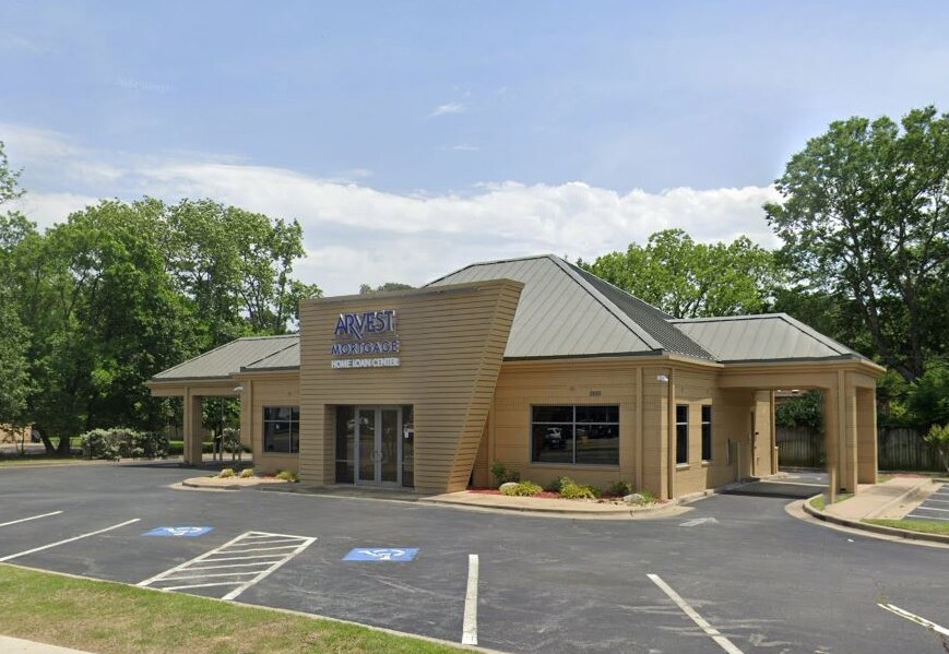 2885 Prince St, Conway, AR 72034