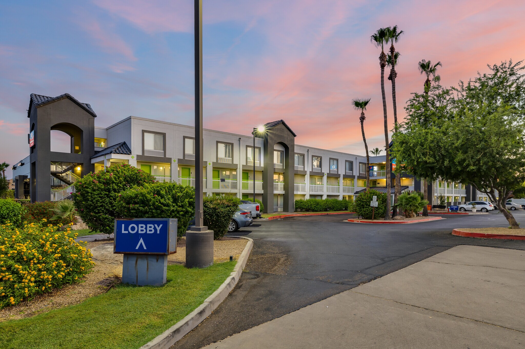 13440-n-scottsdale-rd-scottsdale-az-85254-surestay-plus-scottsdale
