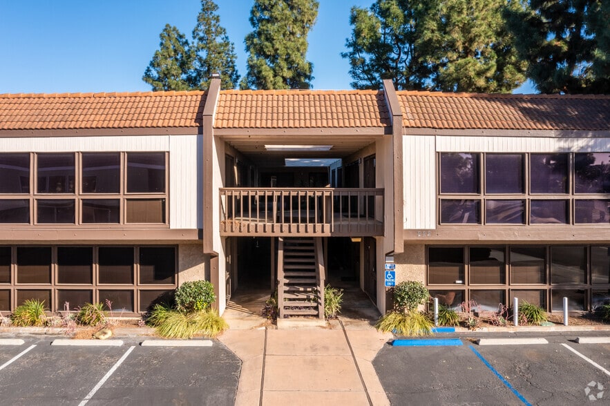 222 Fashion Ln, Tustin, CA for lease - Building Photo - Image 3 of 5