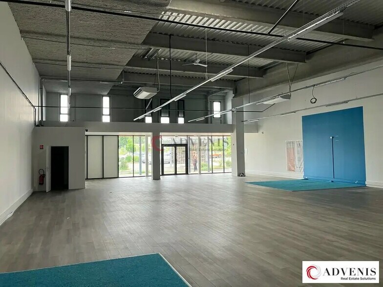 Retail in Biganos for lease - Interior Photo - Image 3 of 5