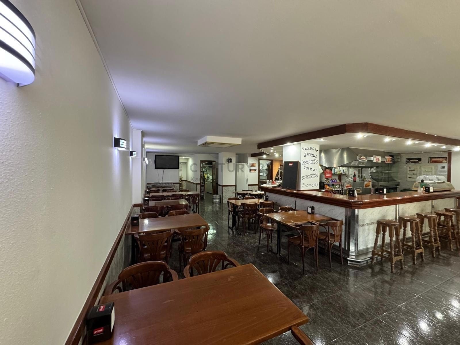 Retail in Terrassa, Barcelona for lease Interior Photo- Image 1 of 10