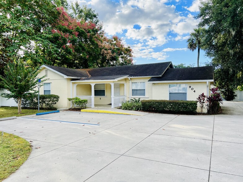 904 W New York Ave, Deland, FL for sale - Building Photo - Image 1 of 5