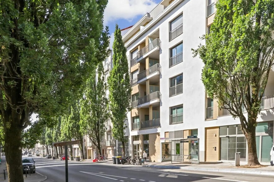 Office in Nantes for lease - Building Photo - Image 1 of 15