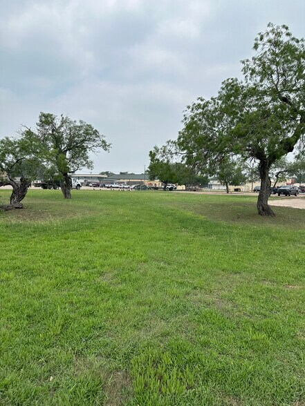 000 Hwy 119, Yorktown, TX for lease - Building Photo - Image 2 of 7