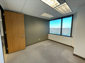 18W200 W 22nd St, Oakbrook Terrace, IL for lease Interior Photo- Image 2 of 6