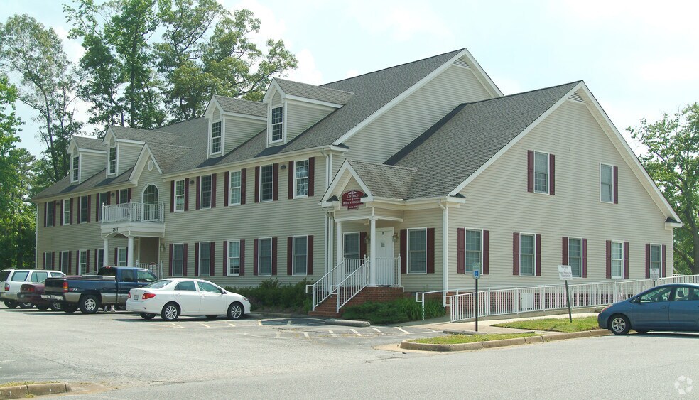 2505 Pocoshock Pl, North Chesterfield, VA for sale - Building Photo - Image 3 of 16