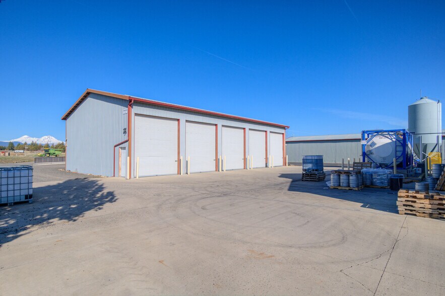 19330 Pinehurst Rd, Bend, OR for sale - Primary Photo - Image 1 of 4