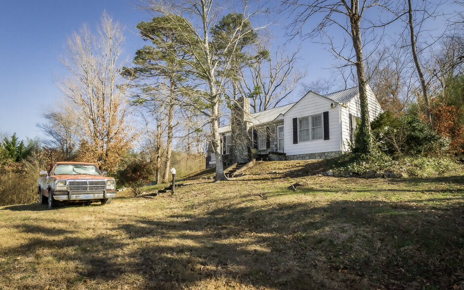 4068 Cloud Springs Rd, Ringgold, GA for sale - Building Photo - Image 1 of 26