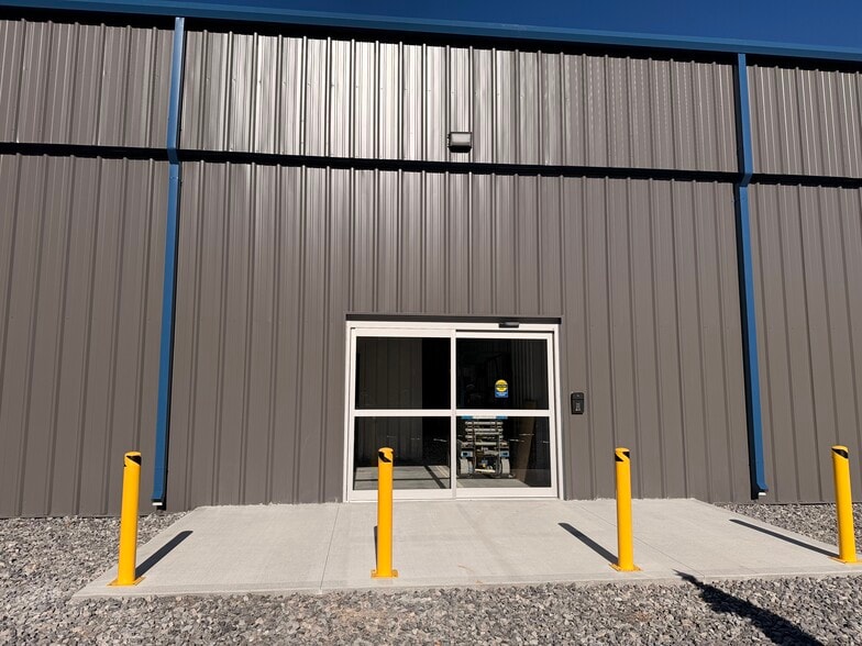 2245 Boyds Creek Hwy, Sevierville, TN for sale - Building Photo - Image 2 of 56