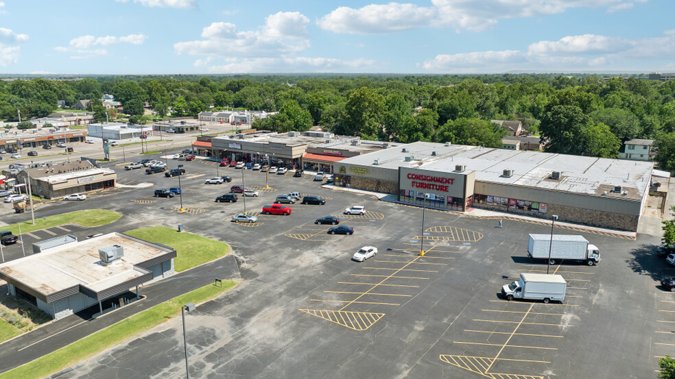 701-725 W Washington St, Broken Arrow, OK for sale - Aerial - Image 3 of 10