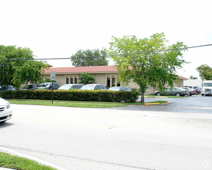 7500 NW 5th St, Plantation, FL for sale - Building Photo - Image 3 of 8