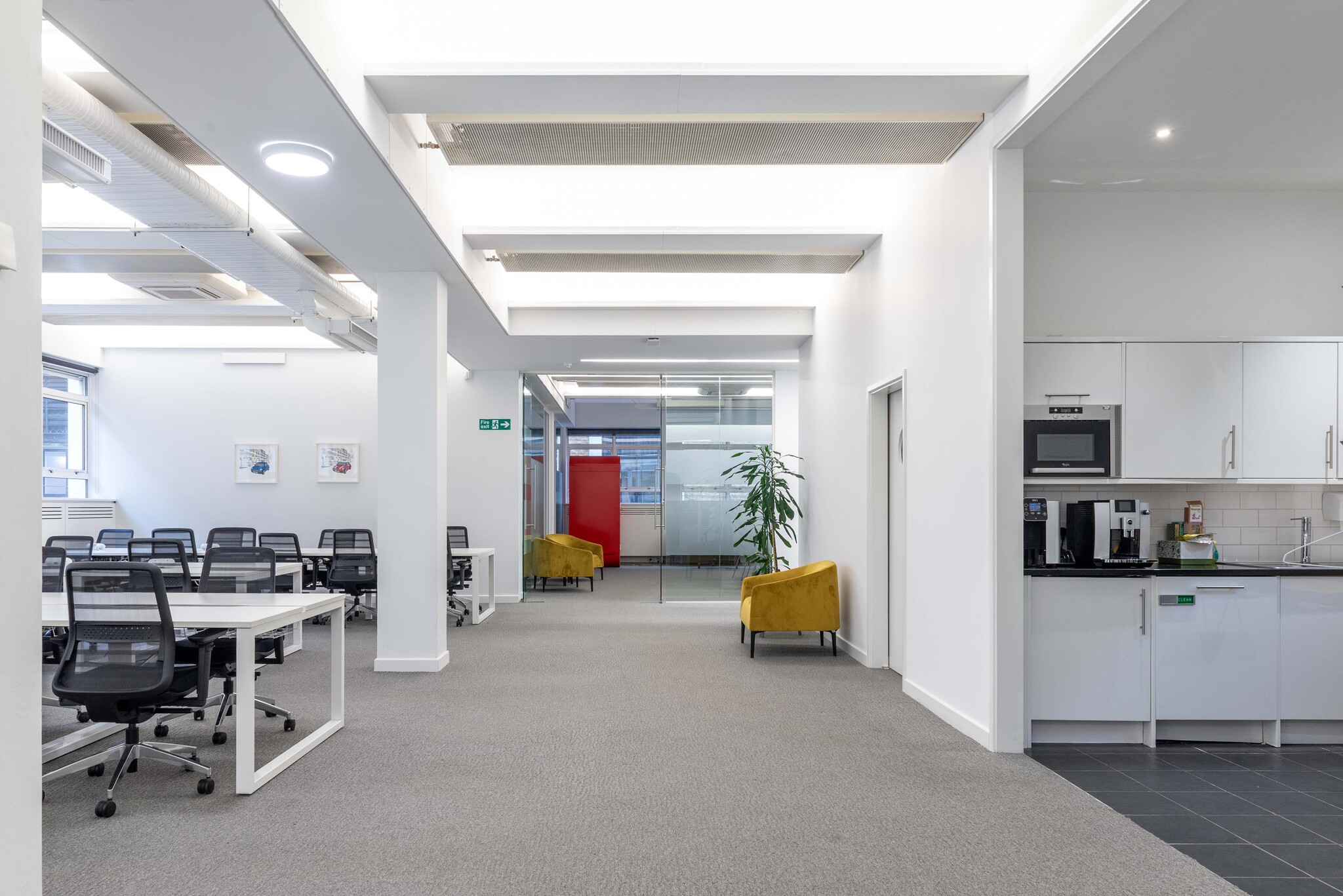 11 Hills Pl, London for lease Interior Photo- Image 1 of 7