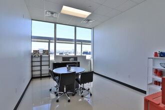 1530 W Sam Houston Pky N, Houston, TX for lease Interior Photo- Image 2 of 5