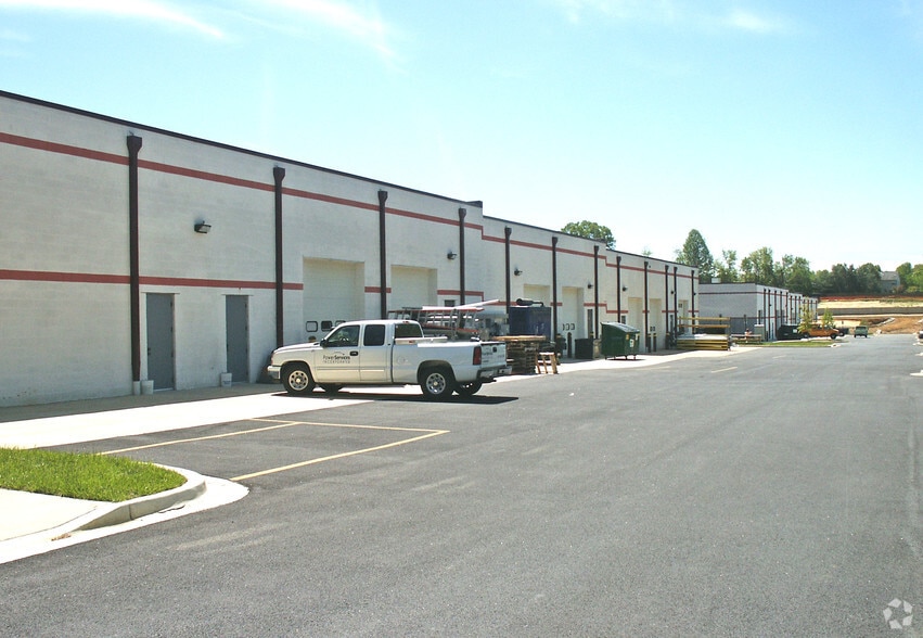 5800 Woodcliff Rd, Bowie, MD for sale - Building Photo - Image 2 of 3