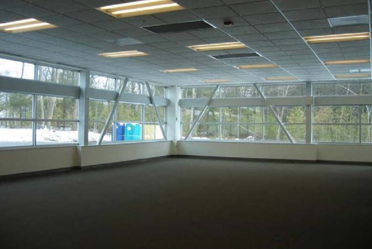 50 Dartmouth Dr, Auburn, NH for sale - Interior Photo - Image 1 of 1