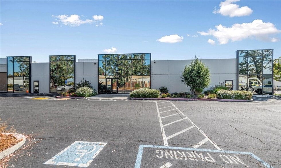 1290 Reamwood Ave, Sunnyvale, CA for lease - Building Photo - Image 2 of 37