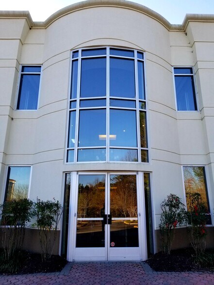 2000 Ware Bottom Spring Rd, Chester, VA for lease - Building Photo - Image 2 of 7