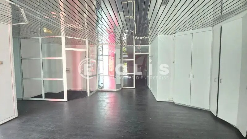 Office in Suresnes for lease - Interior Photo - Image 2 of 7