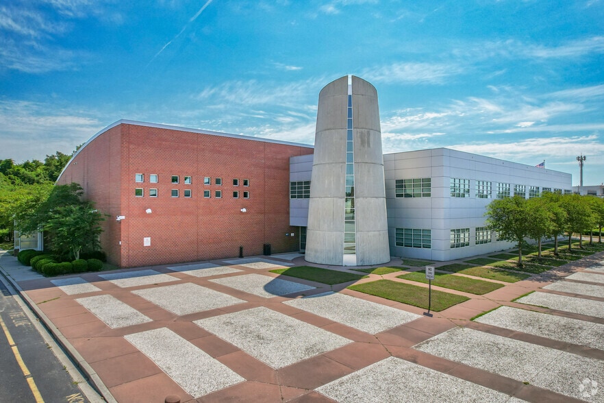 1142 Morrison Dr, Charleston, SC for lease - Primary Photo - Image 1 of 18