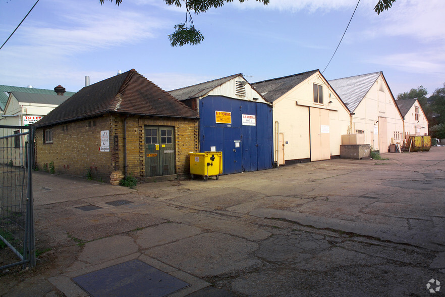 Abercromby Av, High Wycombe for lease - Building Photo - Image 2 of 6