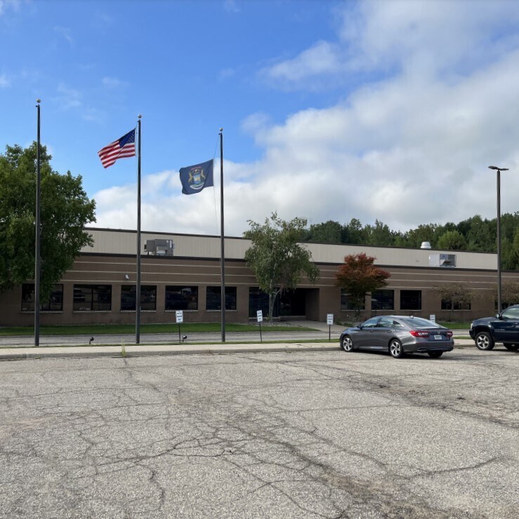 1020 7 Mile Rd NW, Comstock Park, MI for sale Building Photo- Image 1 of 1