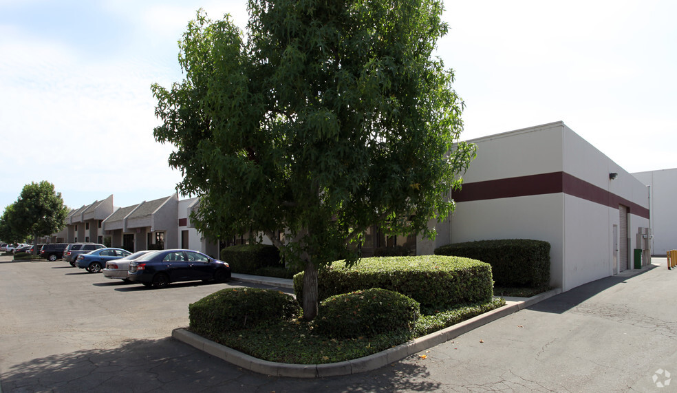 2201 E Winston Rd, Anaheim, CA for lease - Building Photo - Image 3 of 10