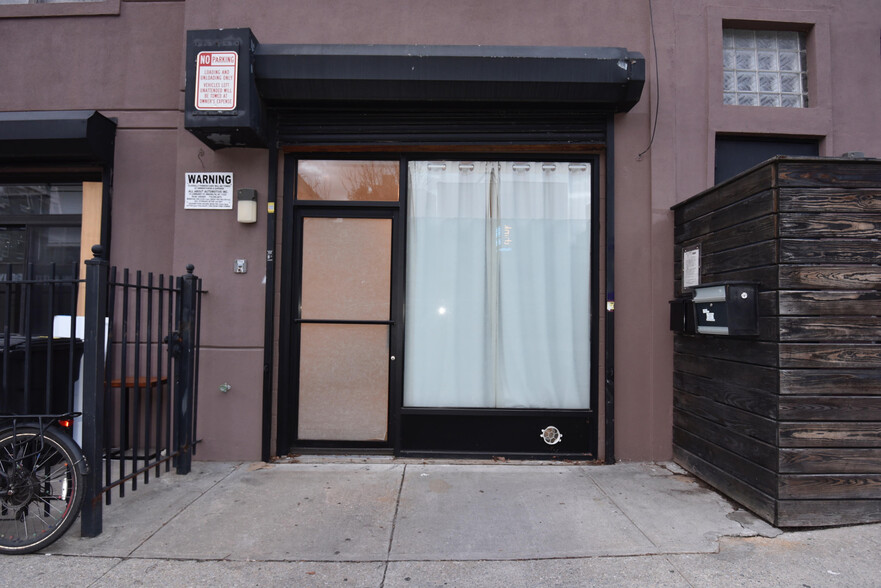 426 Union Ave, Brooklyn, NY for lease - Building Photo - Image 1 of 9