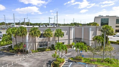 887-903 E Prima Vista Blvd, Port Saint Lucie, FL for lease Building Photo- Image 2 of 9