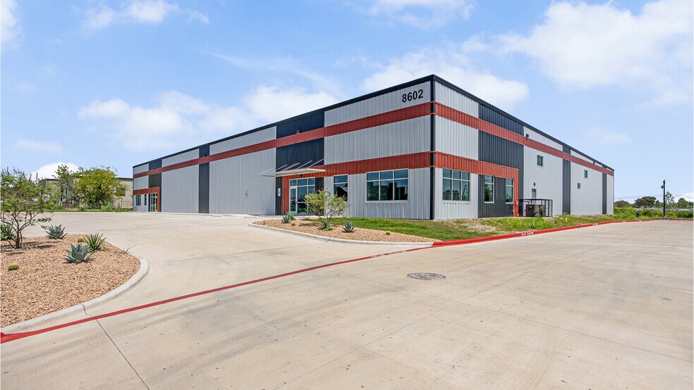 8602 Lava Hill Rd, Austin, TX for lease - Building Photo - Image 1 of 15