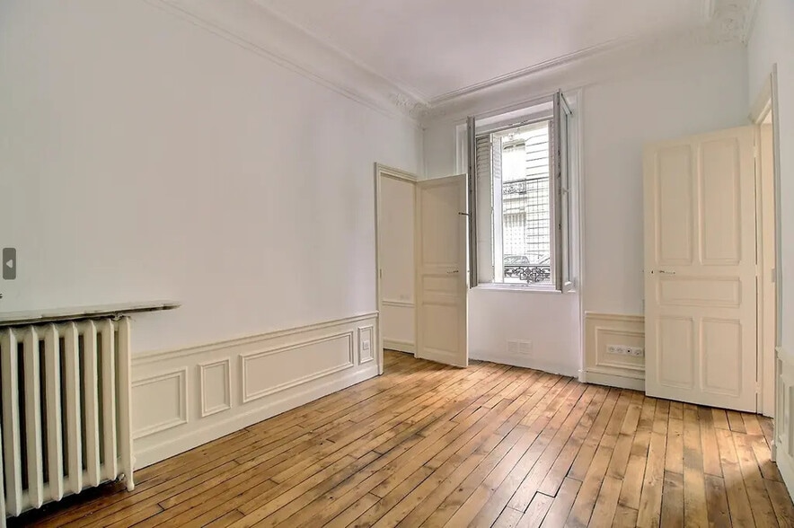 Office in Paris for lease - Interior Photo - Image 3 of 7