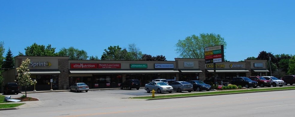 1011-1025 S Main St, West Bend, WI for sale - Primary Photo - Image 1 of 1