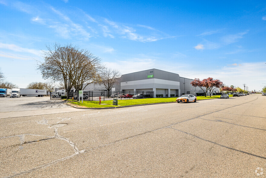 3632 Petersen Rd, Stockton, CA for lease - Building Photo - Image 2 of 5