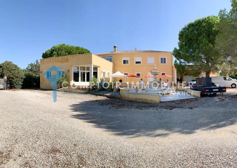 Flex in Istres for sale - Building Photo - Image 1 of 4
