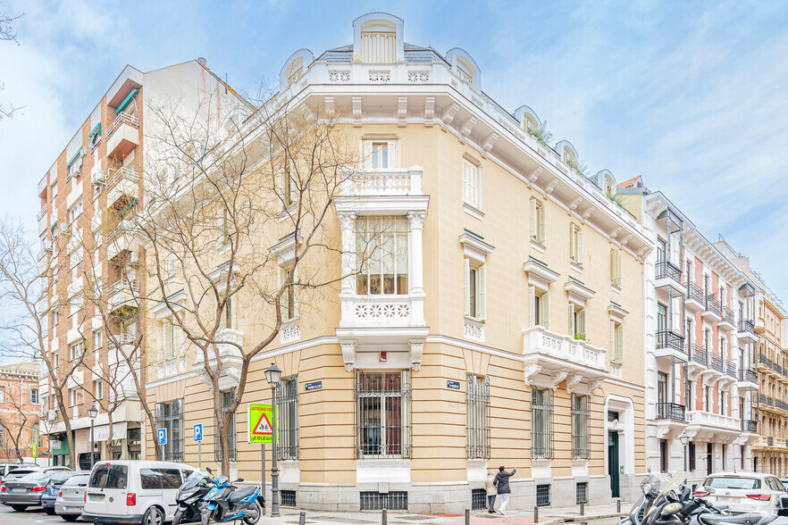 Calle del Españoleto, 17, Madrid, Madrid for sale - Primary Photo - Image 1 of 1