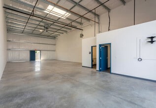 325-355 S Schnoor Ave, Madera, CA for lease Interior Photo- Image 2 of 7