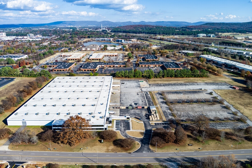 300 Diamond Dr NW, Huntsville, AL for lease - Building Photo - Image 2 of 12