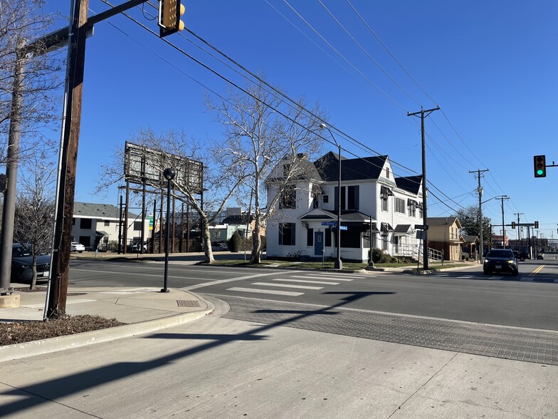 500 E Belknap St, Fort Worth, TX for lease - Building Photo - Image 1 of 18