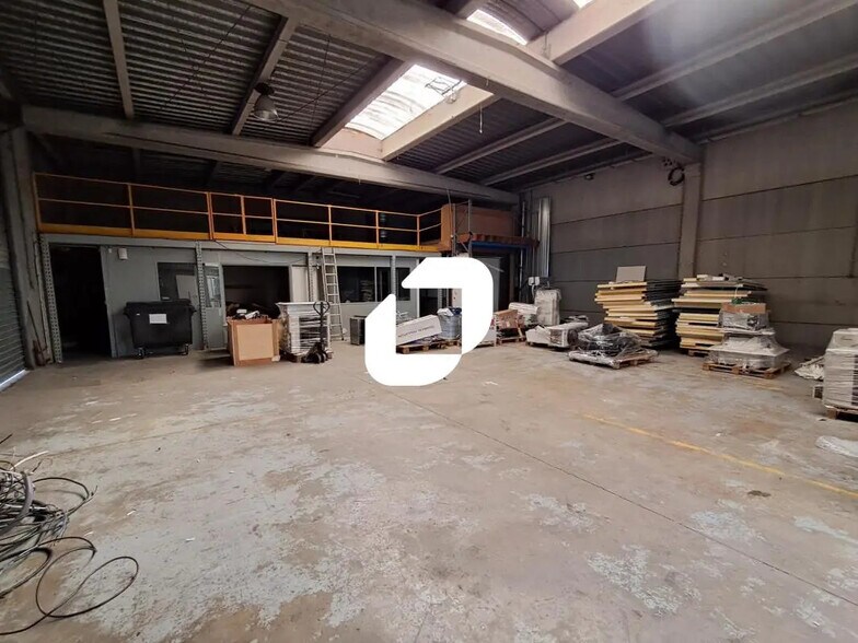 Flex in Pérenchies for lease - Interior Photo - Image 2 of 7