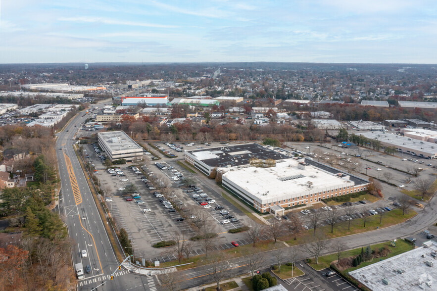 6900 Jericho Tpke, Syosset, NY for lease - Aerial - Image 3 of 5