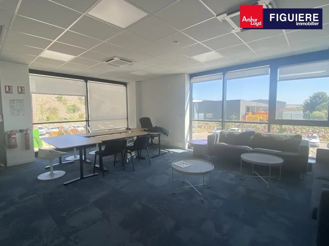 Office in 9 Impasse Pythagore, Vitrolles for lease Interior Photo- Image 1 of 4